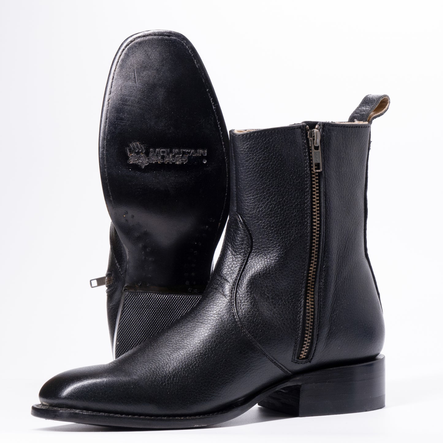 The Irish River (Black)